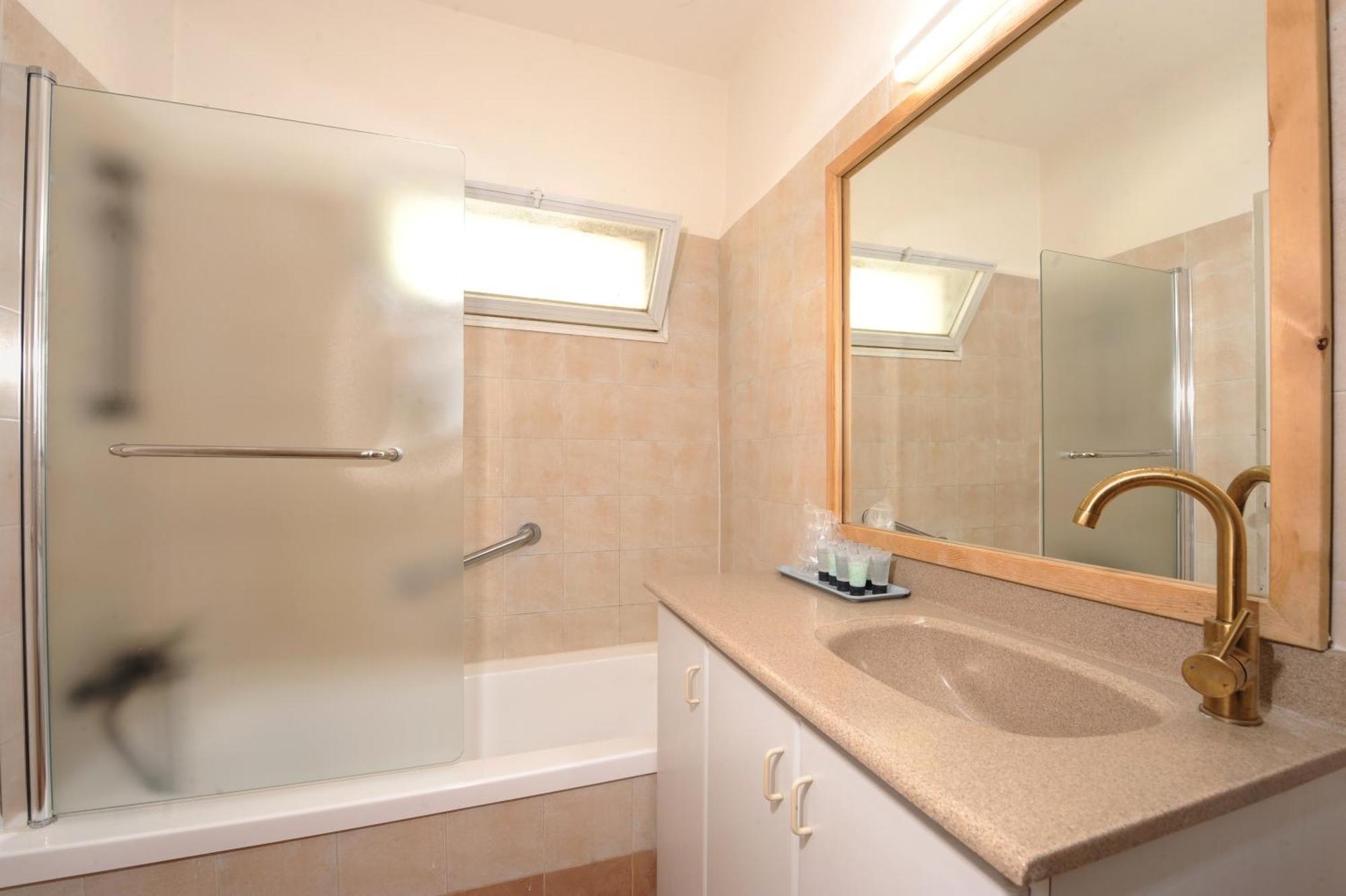 Almog Hotel Екстер'єр фото