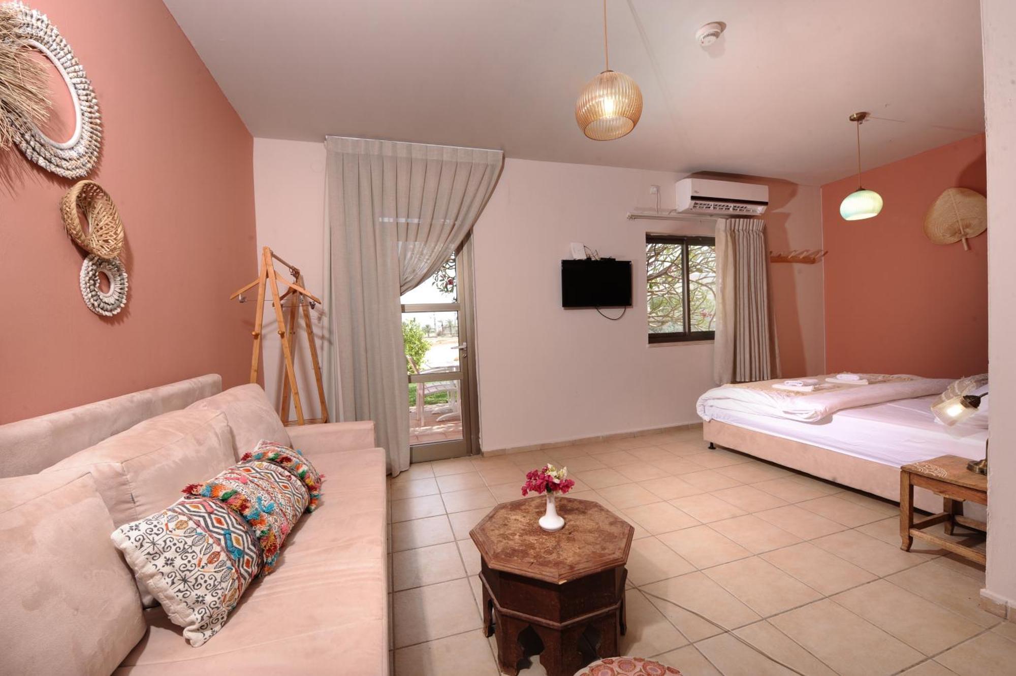 Almog Hotel Екстер'єр фото